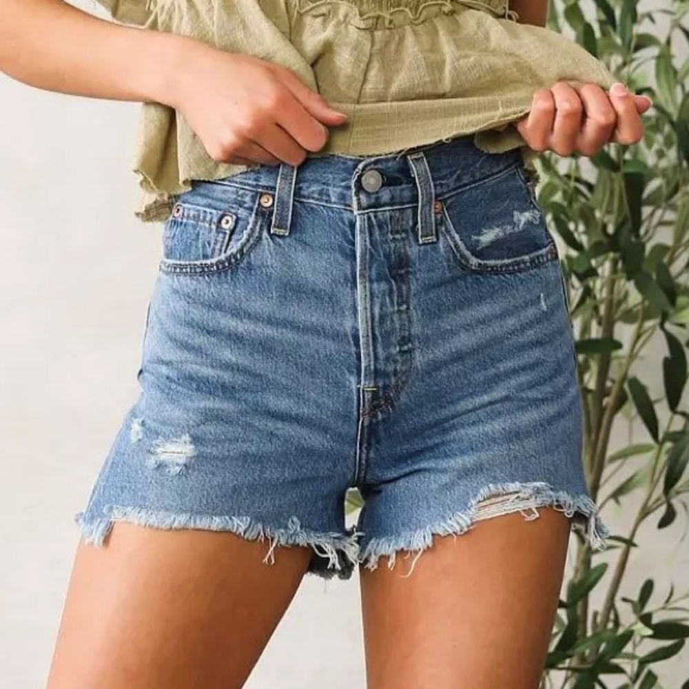 levi’s rib cage short